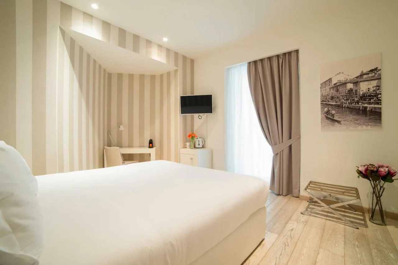 Rooms Milano Duomo 2*, Milan Italy