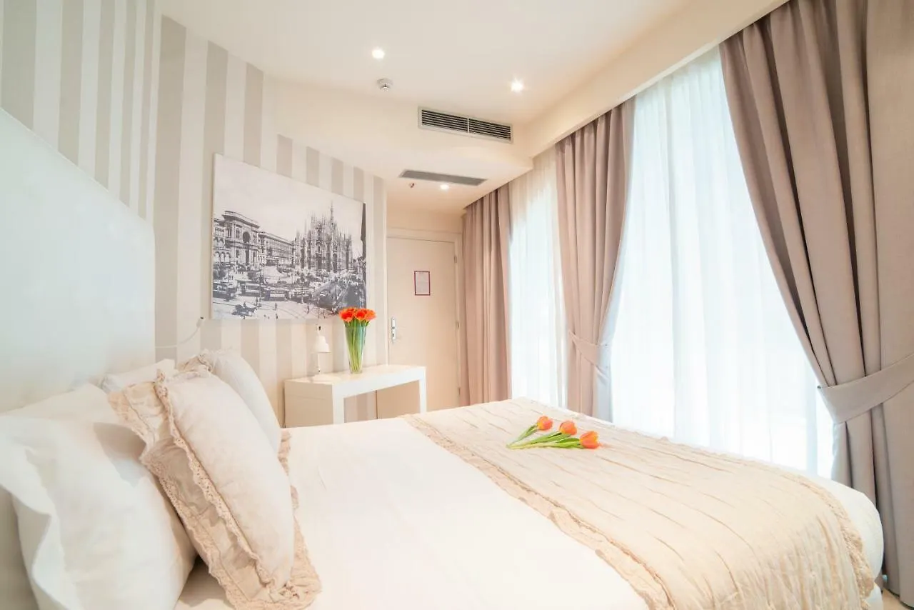 Rooms Milano Duomo 2*,