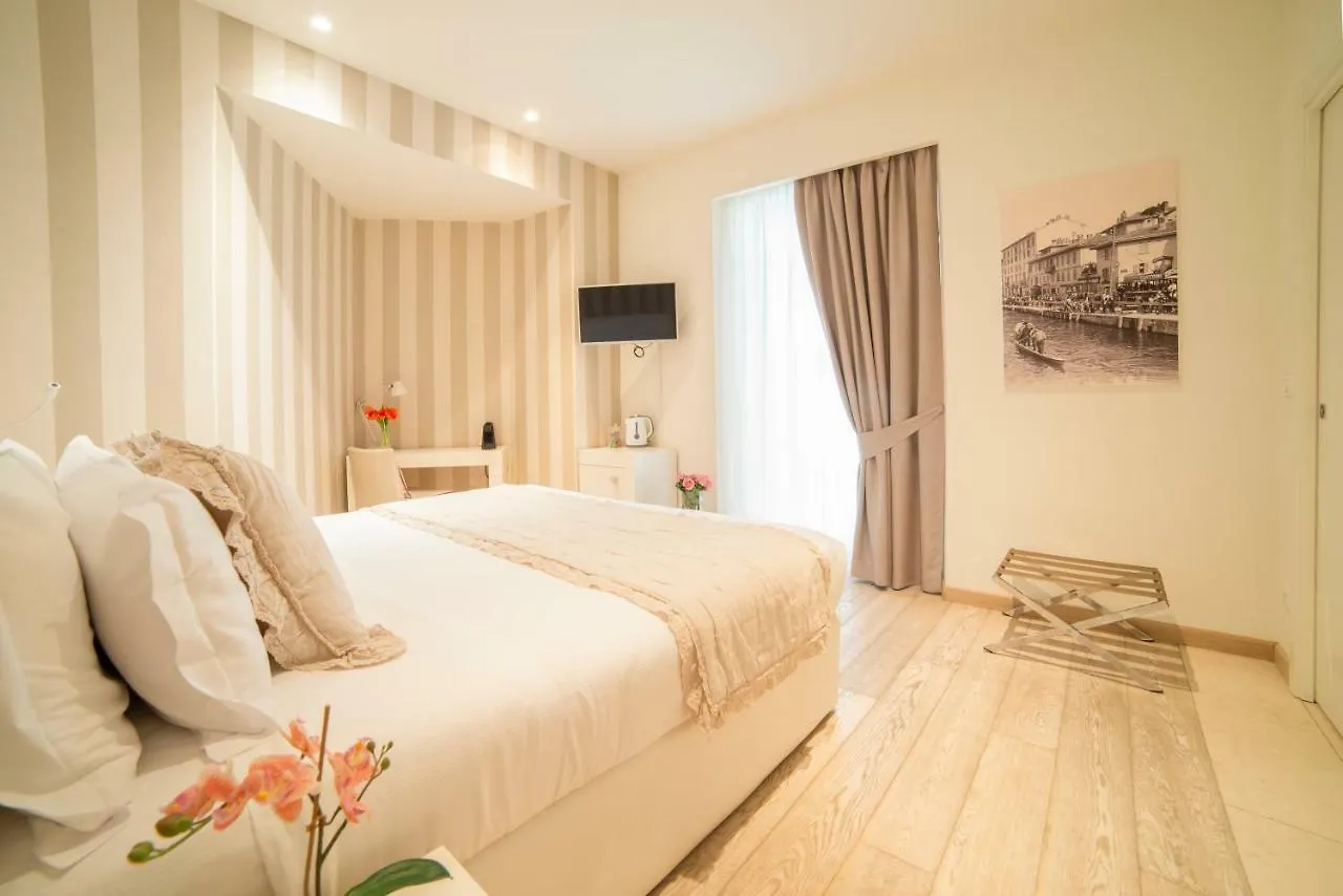 Rooms Milano Duomo 2*, Mailand